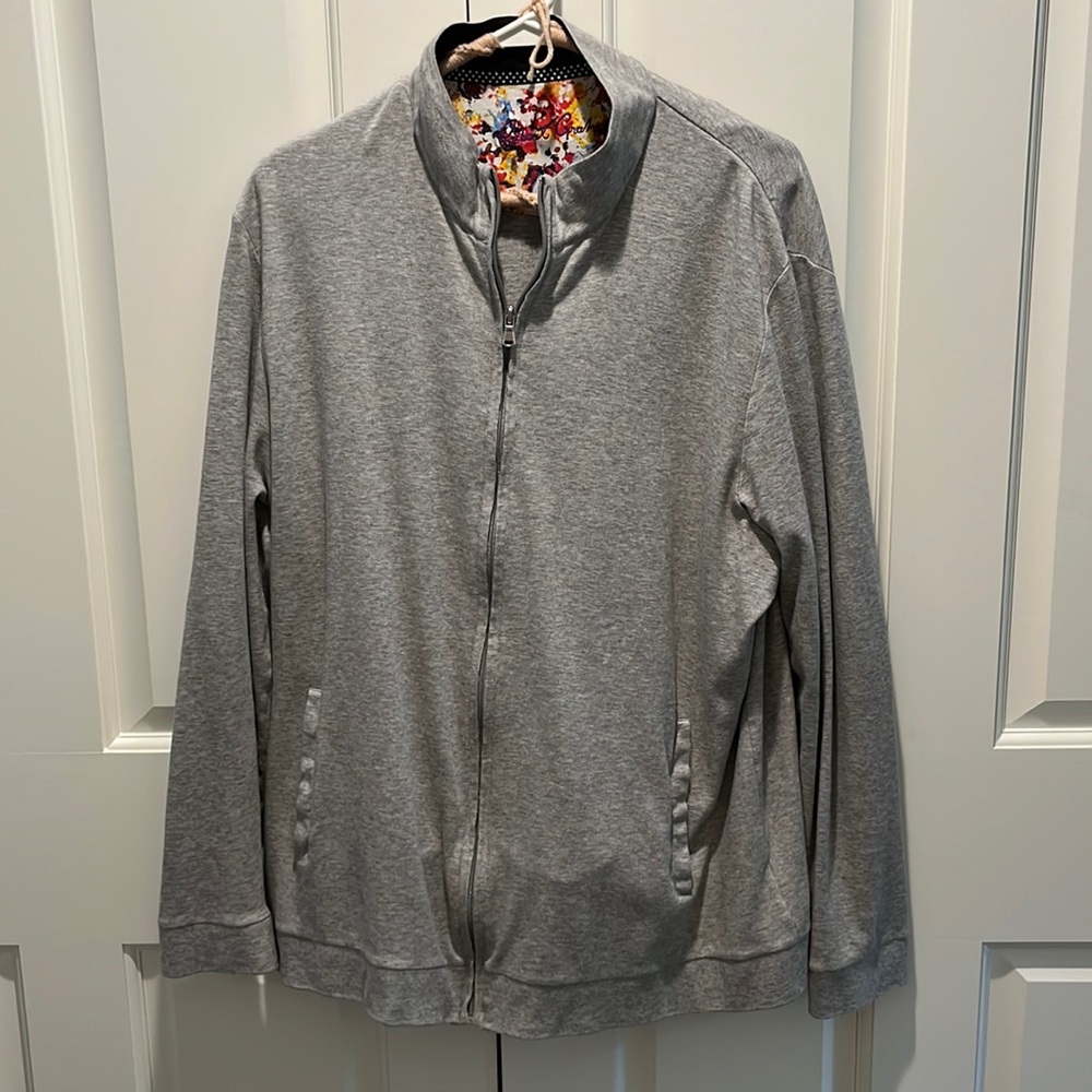 Men’s full zip Robert Graham. Lightweight, soft. Grey. 2XL. Great condition!